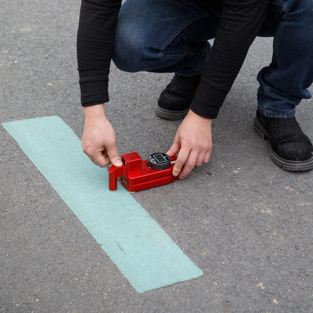 Road marking testing institute